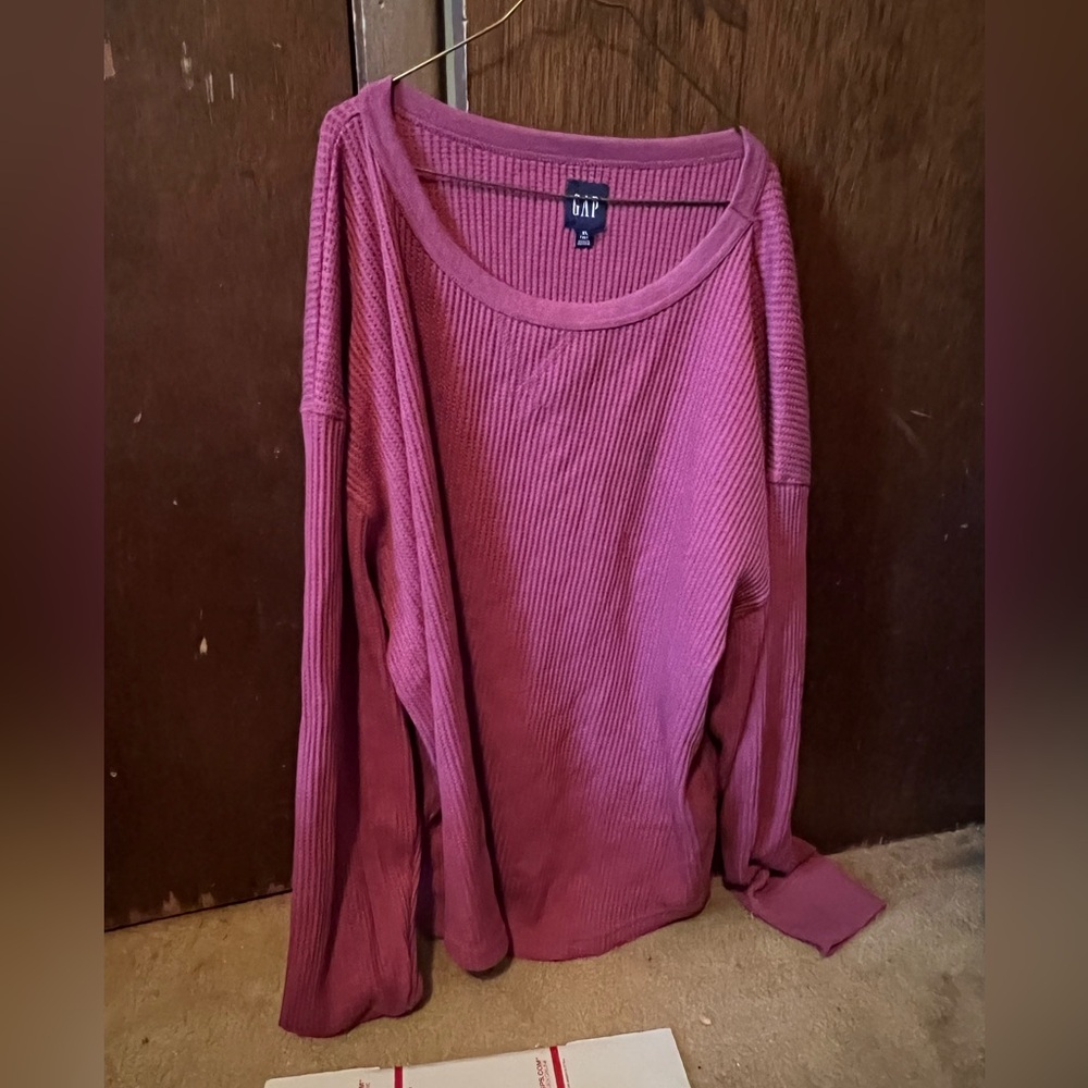 Lightly Worn XL Red Gap Pullover Sweater